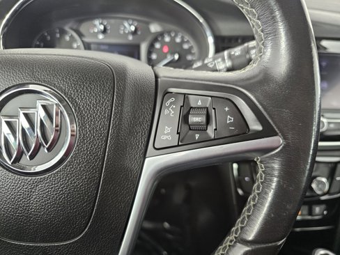 Used 2021 Buick Encore Preferred image 28