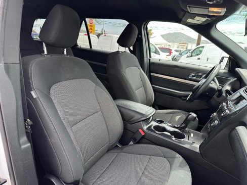 Used 2019 Ford Explorer XLT image 22