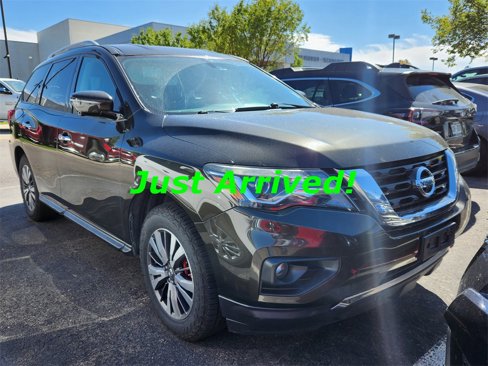 Used 2017 Nissan Pathfinder SL image 2