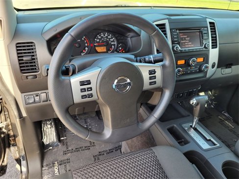 Used 2015 Nissan Frontier SV w/ SV Value Truck Package image 11