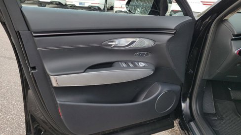 New 2023 Genesis Electrified GV70 Advanced image 18
