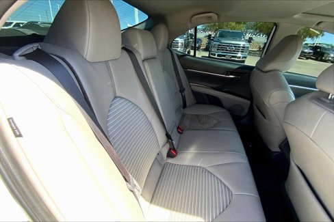 Used 2020 Toyota Camry SE image 19