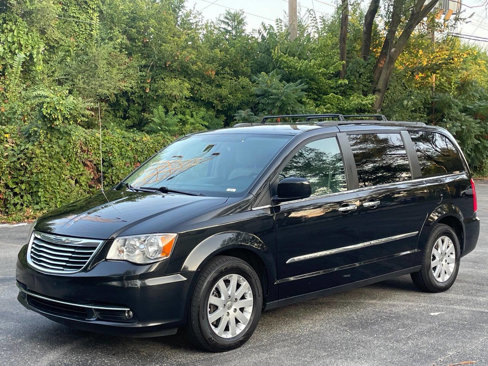 Used 2016 Chrysler Town & Country Touring w/ Driver Convenience Group image 26