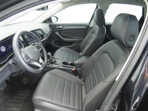 Certified 2024 Volkswagen Jetta SE image 20