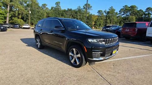 Used 2021 Jeep Grand Cherokee L Limited image 2