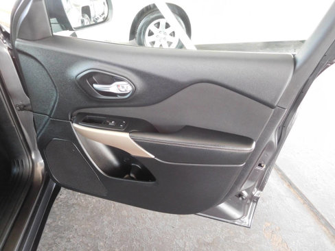 Used 2017 Jeep Cherokee Sport w/ Cold Weather Group image 20