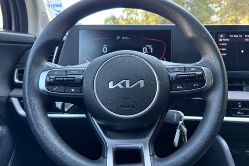 Used 2023 Kia Sportage LX image 25
