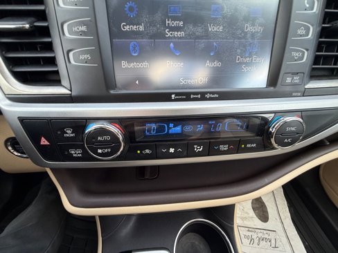 Used 2016 Toyota Highlander XLE image 27