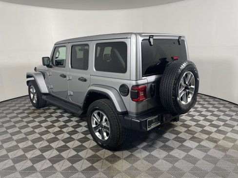Used 2021 Jeep Wrangler Unlimited Sahara image 2