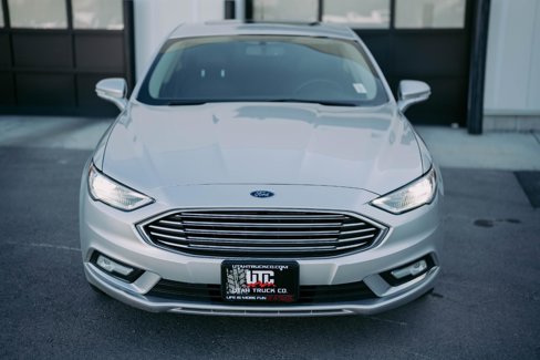 Used 2017 Ford Fusion Titanium image 2