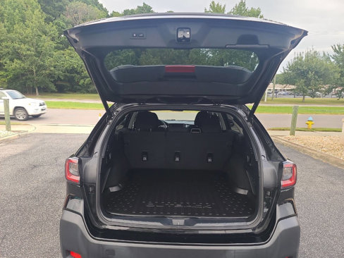 Used 2023 Subaru Outback Premium image 32