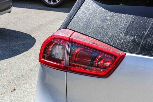 Used 2019 Kia Niro LX image 11