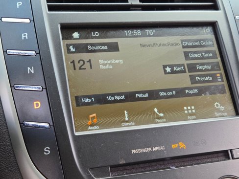 Used 2017 Lincoln MKC Premiere image 25