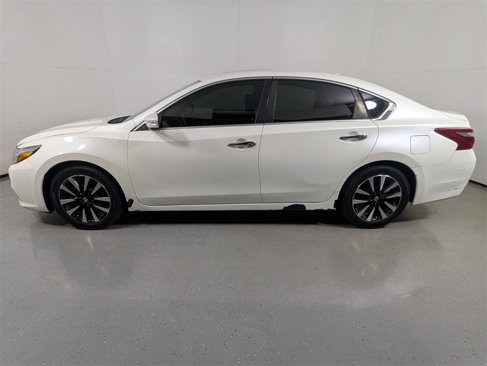 Used 2018 Nissan Altima 2.5 SV w/ 2.5 SV Technology Package image 4