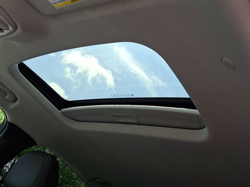 New 2025 Chevrolet Trax LT w/ Sunroof Package image 18