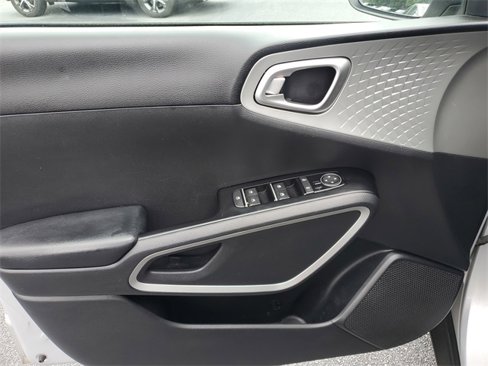 Used 2020 Kia Soul LX image 19