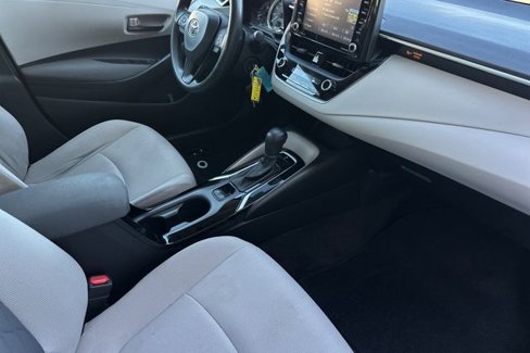 Used 2022 Toyota Corolla LE image 20