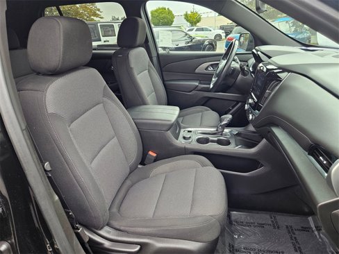 Used 2022 Chevrolet Traverse LT image 38