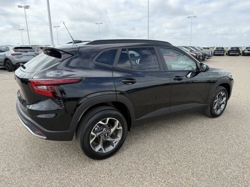 New 2025 Chevrolet Trax LT image 8