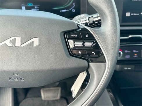 Certified 2023 Kia Niro LX image 24