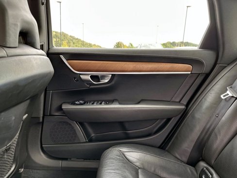 Used 2018 Volvo S90 T6 Inscription image 14
