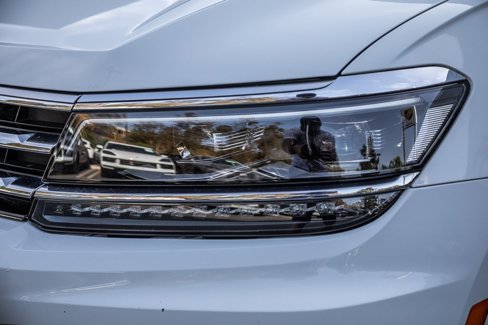 Used 2018 Volkswagen Tiguan SEL Premium w/ R-Line Package image 25
