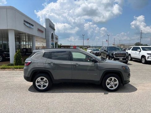 Certified 2024 Jeep Compass Latitude image 2