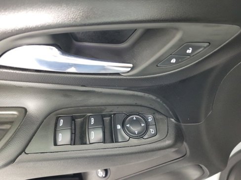 Used 2024 Chevrolet Equinox LT image 20