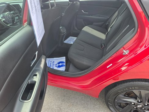 Used 2023 Hyundai Elantra SEL image 7