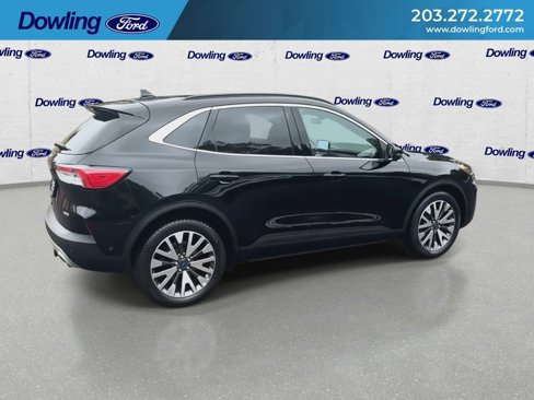 Used 2020 Ford Escape Titanium image 3