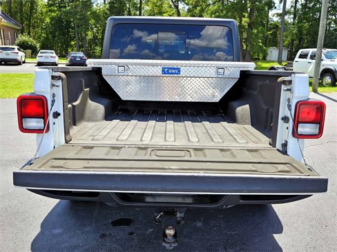Used 2021 Jeep Gladiator Sport image 15