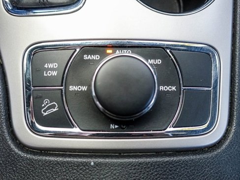 Used 2019 Jeep Grand Cherokee Limited image 25