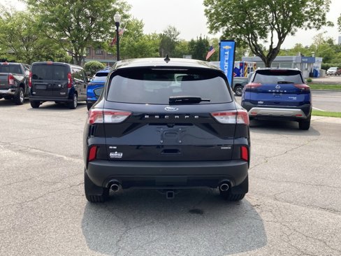 Used 2021 Ford Escape SE w/ SE Sport Appearance Package image 6