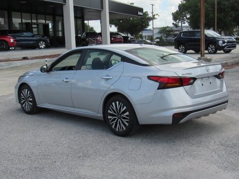 Used 2023 Nissan Altima 2.5 SV image 6