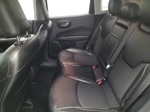Used 2020 Jeep Compass Latitude w/ Premium Lighting Group image 18