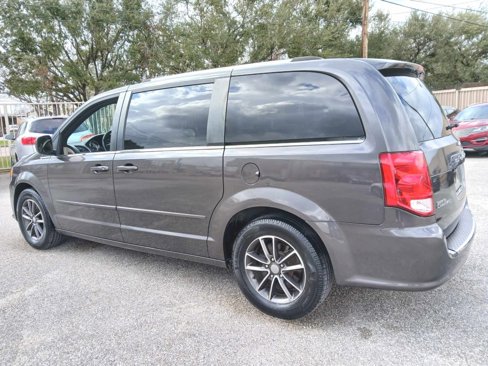 Used 2016 Dodge Grand Caravan SXT image 7