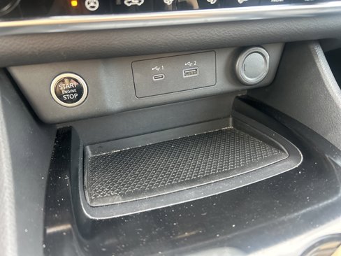 Used 2021 Nissan Rogue SV image 25