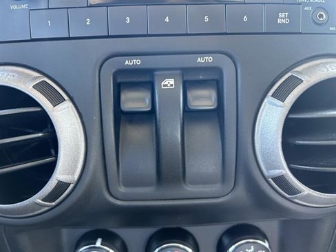 Used 2013 Jeep Wrangler Sport image 17