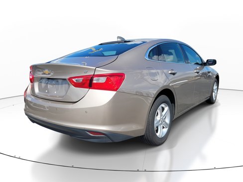 Used 2024 Chevrolet Malibu LT image 4
