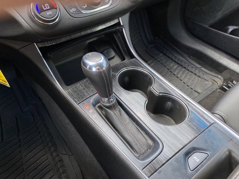 Used 2016 Chevrolet Impala LT image 9