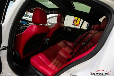 Used 2022 Alfa Romeo Giulia Veloce image 13
