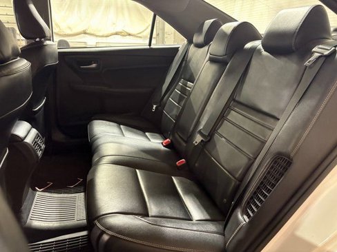 Used 2017 Toyota Camry XLE image 17