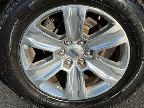 Used 2015 Ford F150 Platinum w/ Equipment Group 701A Luxury image 9