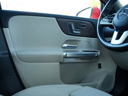 Certified 2021 Mercedes-Benz GLB 250 4MATIC w/ Premium Package image 25