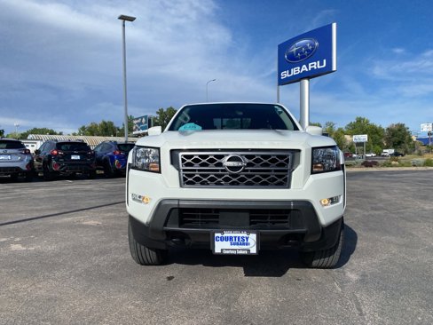Used 2022 Nissan Frontier SV image 2