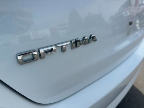 Used 2013 Kia Optima LX w/ Convenience Pkg image 11