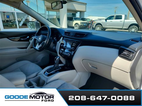 Used 2018 Nissan Rogue Sport SV w/ SV All-Weather Package image 22