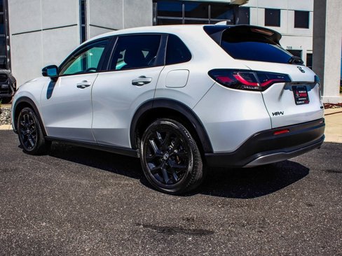 Used 2023 Honda HR-V Sport image 4