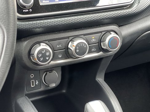 Used 2021 Nissan Kicks S image 32