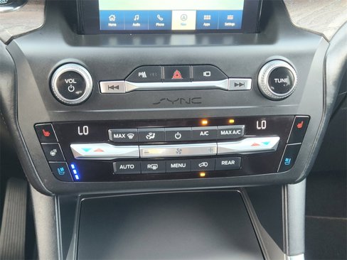 Used 2020 Ford Explorer Platinum w/ Premium Technology Package image 28
